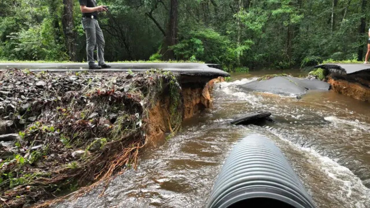 Road Crew Worker Killed Amid Severe Flooding and Storm Cleanup Operations in Mississippi