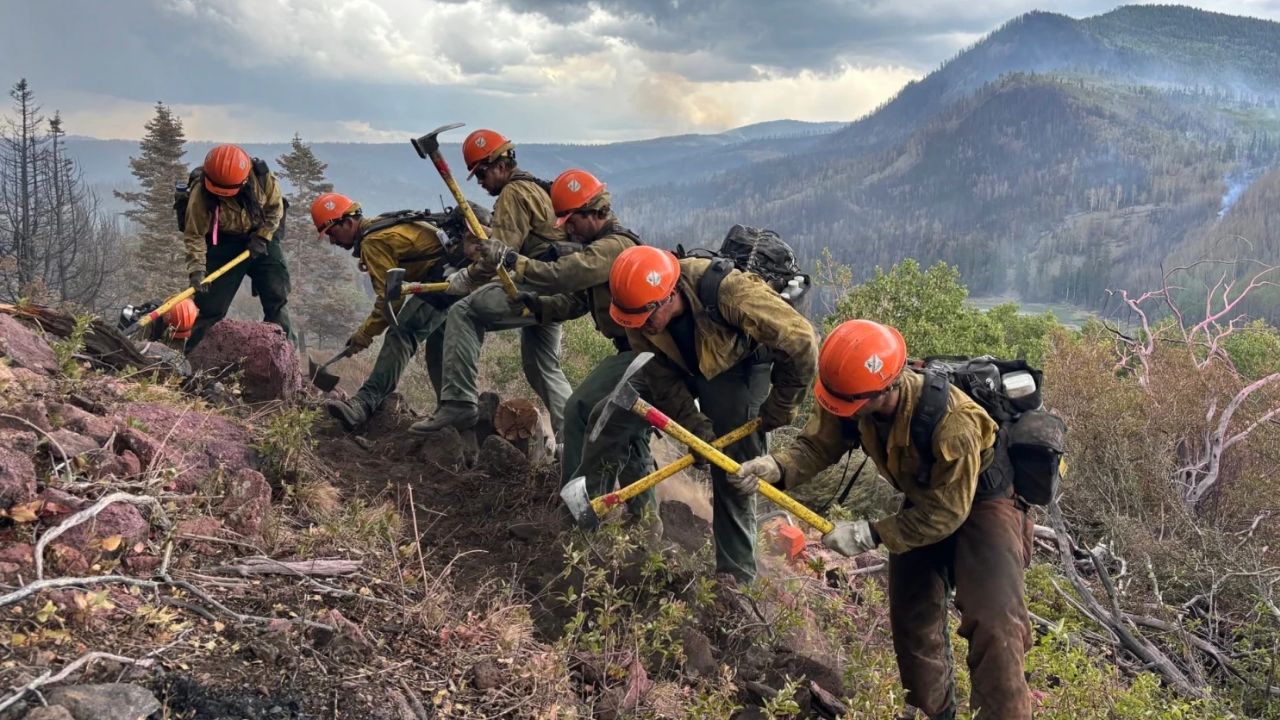 Tragedy Strikes Wildfire Crews Three Firefighters Die as Fast-Moving Fires Rage Across Utah and Colorad