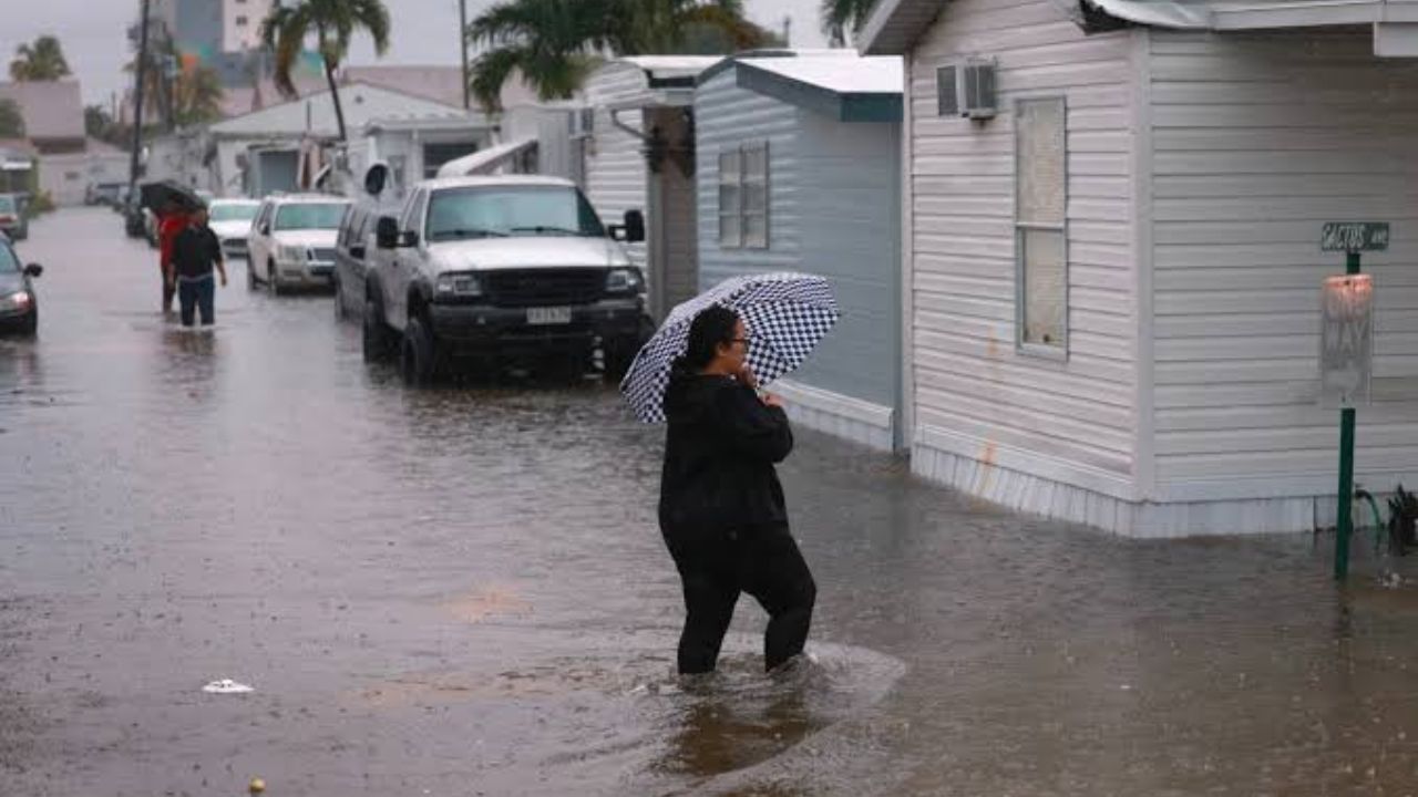 Forecasters Warn Florida Could See 6+ Inches of Rain as Large Gulf System Slowly Strengthens Offshore