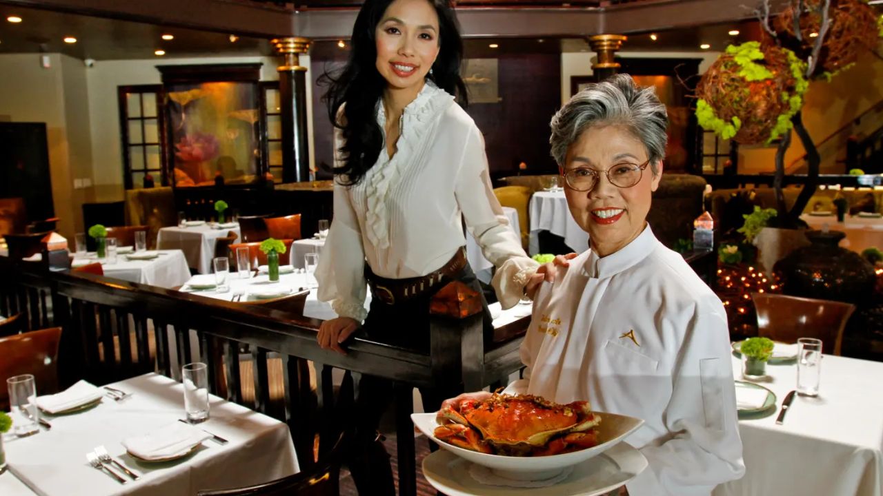 Legendary Beverly Hills Restaurant Suddenly Shuts Down After 30 Years, Leaving Celebrity Fans Like Chrissy Teigen Heartbroken