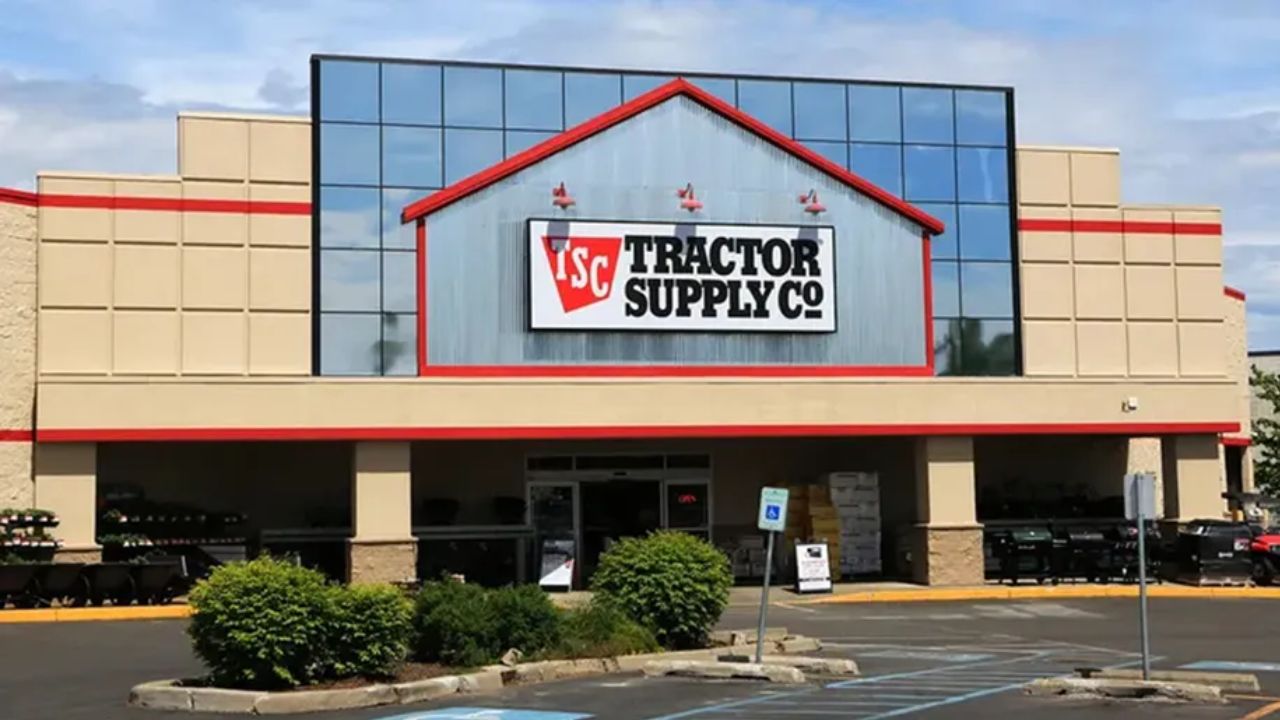 Major Pet Store Chain Announces Closure of 75 Locations Nationwide as Tractor Supply Makes Major Business Shift