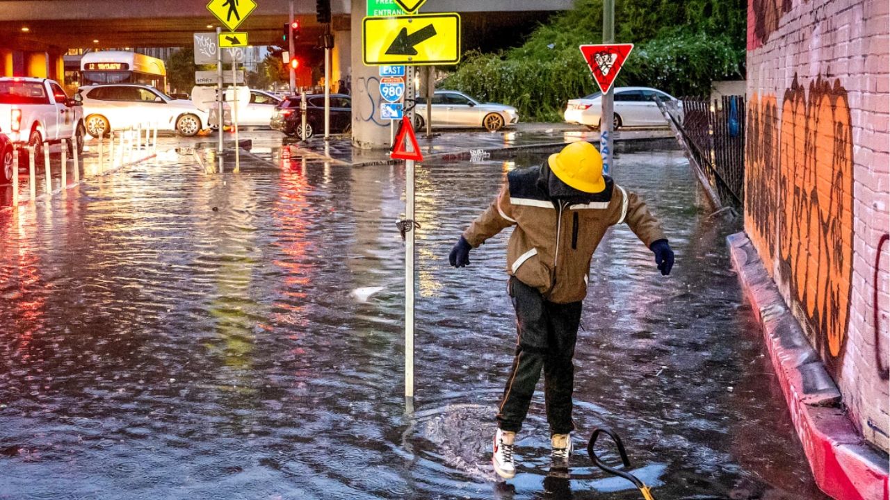 Philadelphia Under Flash Flood Warning Tonight Roads Could Flood as Storms Dump Up to 2 Inches of Rain Per Hour