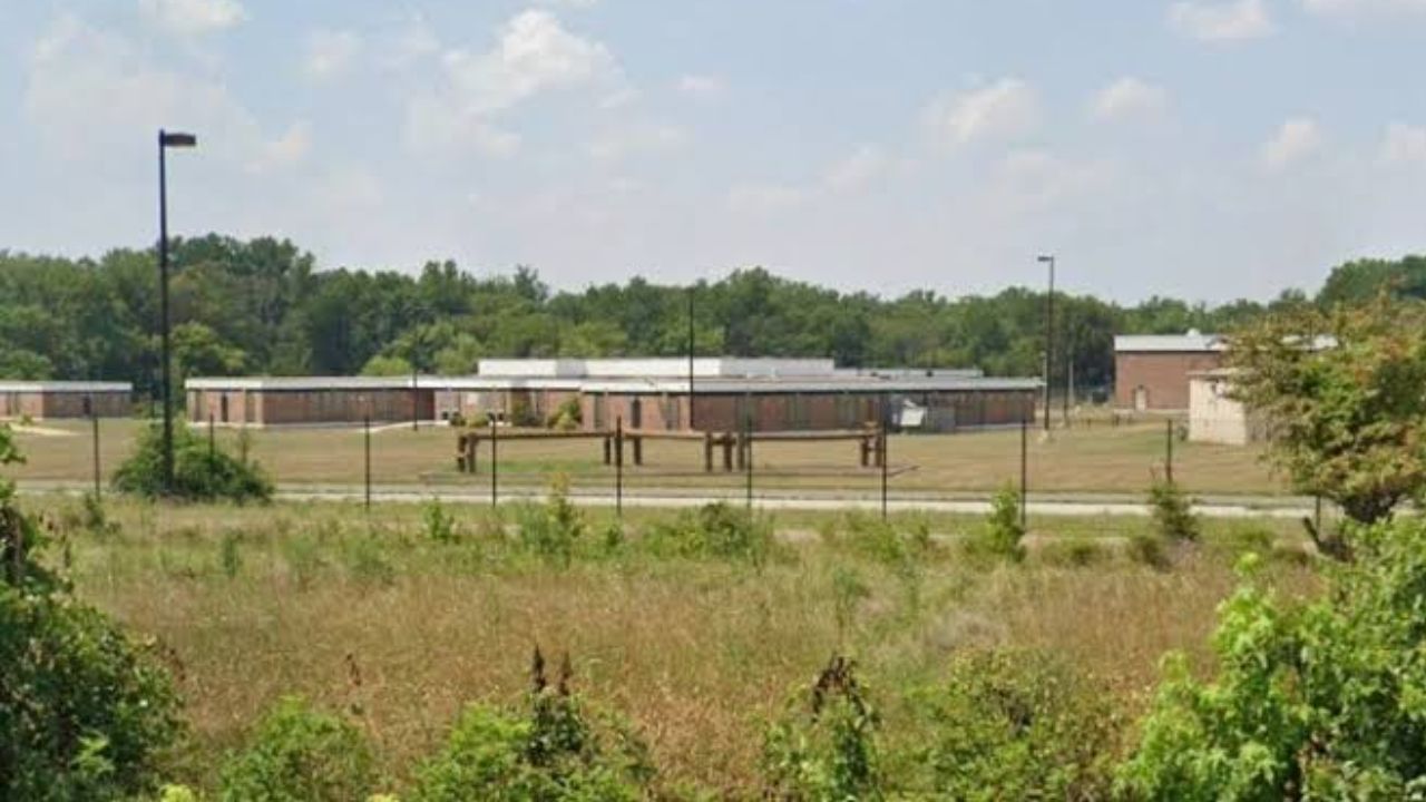 Teen Cadets Began Vomiting and Passing Out After Lunch at Maryland Military Academy, 19 Cadets Hospitalized