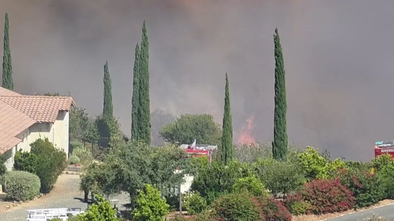 Volcano Fire Explodes in California: Residents Ordered to Leave as Volcano Fire Races Across Southern California Hills