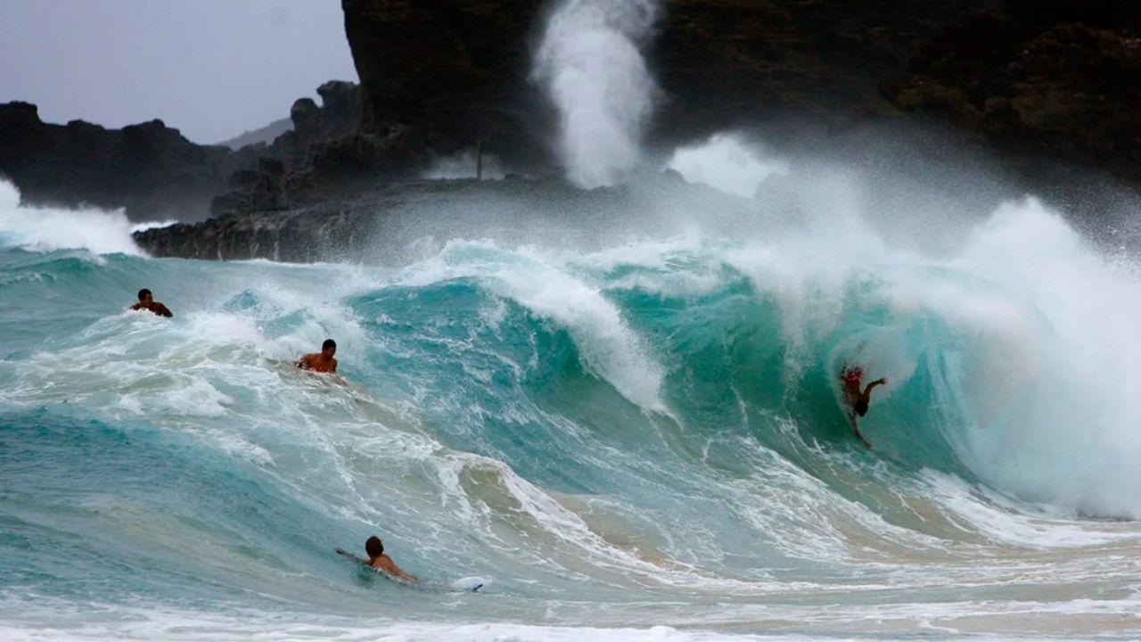 Hawaii Tropical Storm Lala Timeline Revealed: The Big Island Will Face the Worst Rain, Winds, Flooding and Monster Surf