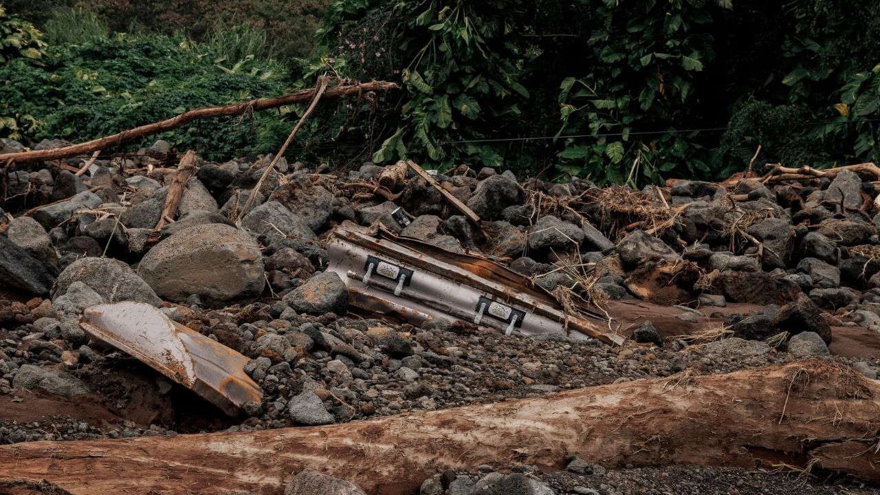 Hurricane Lala Washes Away Hawaii Graves, Exposing Caskets and Human Bones