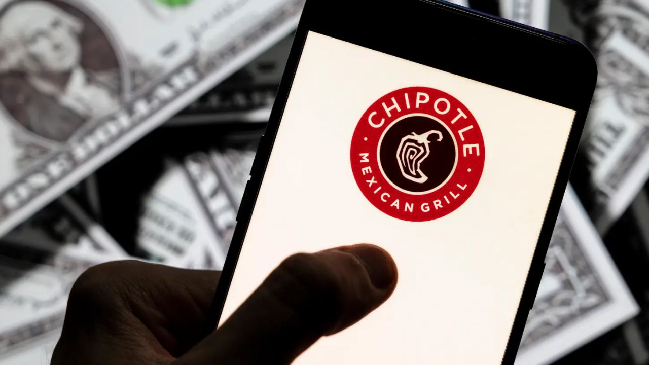 Love Chipotle You Can Score Free Chips and Guac This Weekend, But Only If You Order This Way