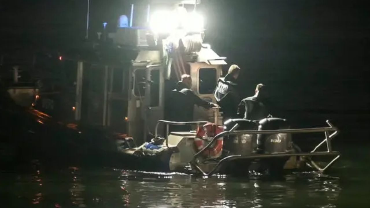 Mother and Her 5-Month-Old Baby Die After Boat Capsizes Near the Statue of Liberty, 12 Others Are Rescued